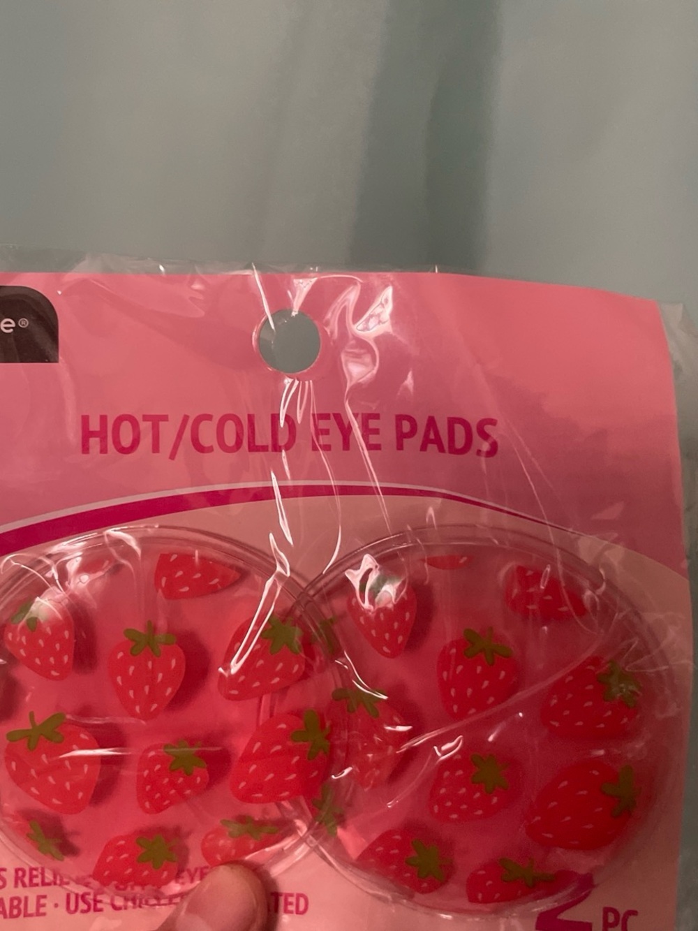 Hot/Cold Strawberry Eye Pads - Pink